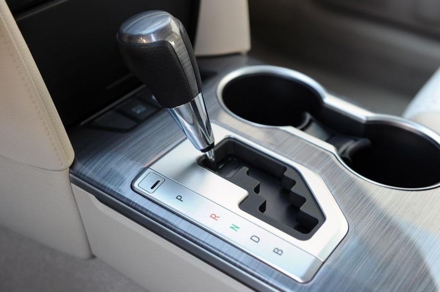  Toyota Camry Hybrid 2013 года  (фото 9 из 45)